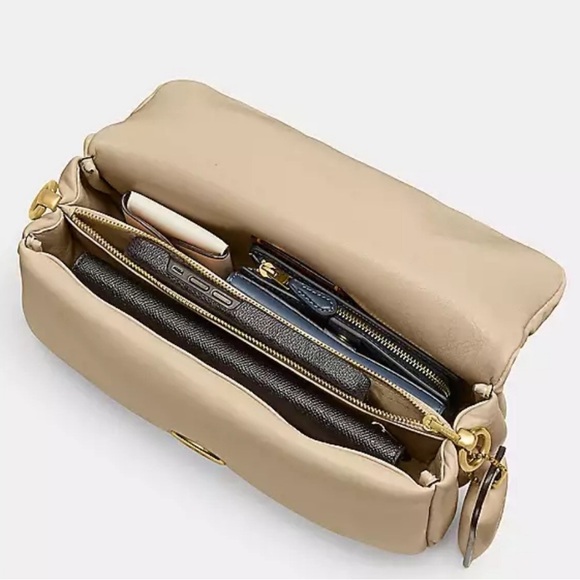 Coach Women's Leather Covered C Closure Pillow Tabby Shoulder bag 18,crossbody - Picture 3 of 15